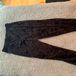 Black Velvet Loose Pants that Taper at the Bottoms